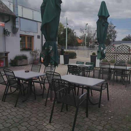 Lei'S Wok Hotel Neusiedl am See Bagian luar foto