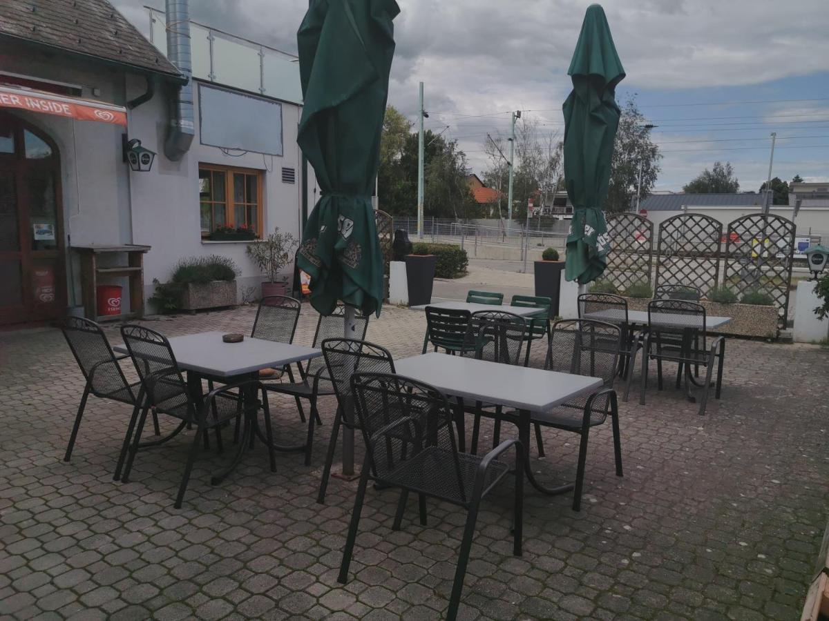 Lei'S Wok Hotel Neusiedl am See Bagian luar foto